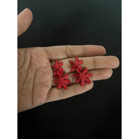 Red flower earrings , Small red earrings ,rose flower petal lightweight long - Picture 4 of 4